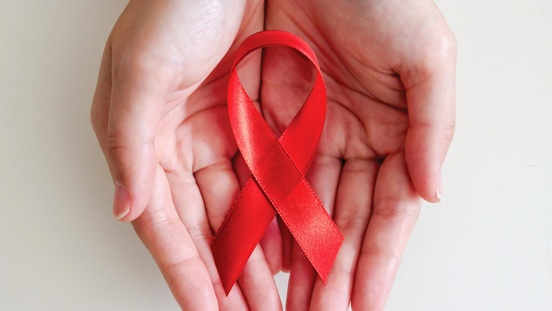 Zachorowalność I Umieralność Na Aids W Polsce I Na świecie Infografika Zdrowie 9797