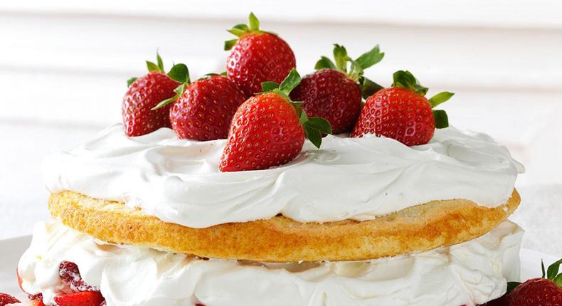 Strawberries and Cream-Torte (Taste of Home)