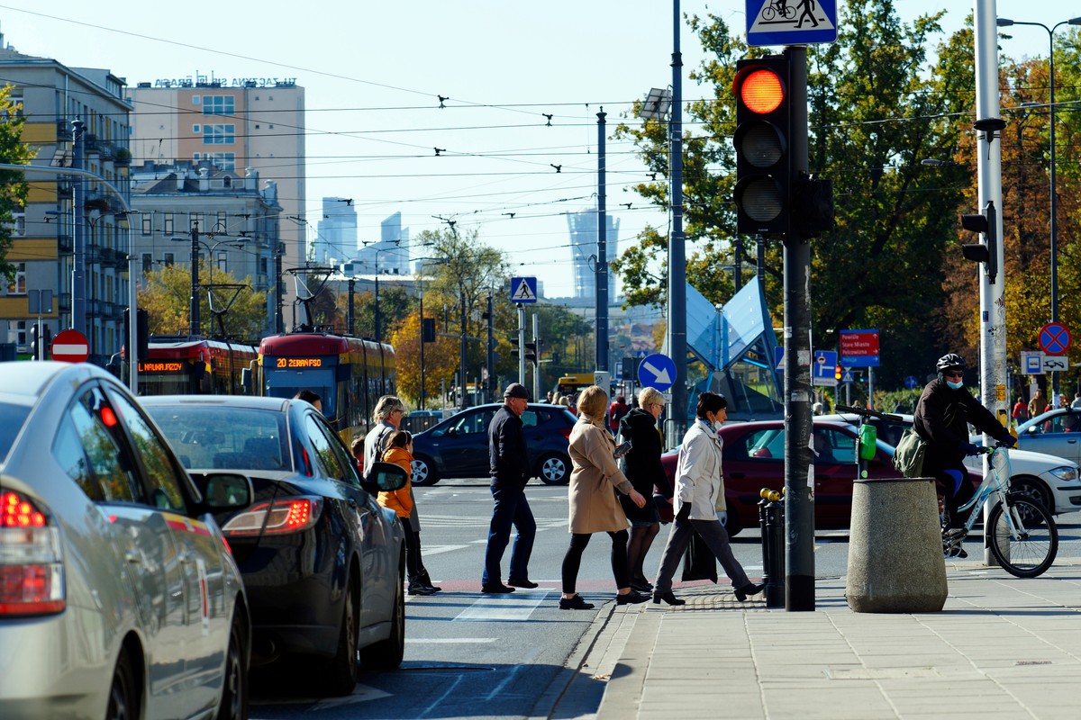 Dominującą rolę w procesach urbanizacyjnych w Polsce odgrywają aglomeracje tzw. Wielkiej Piątki