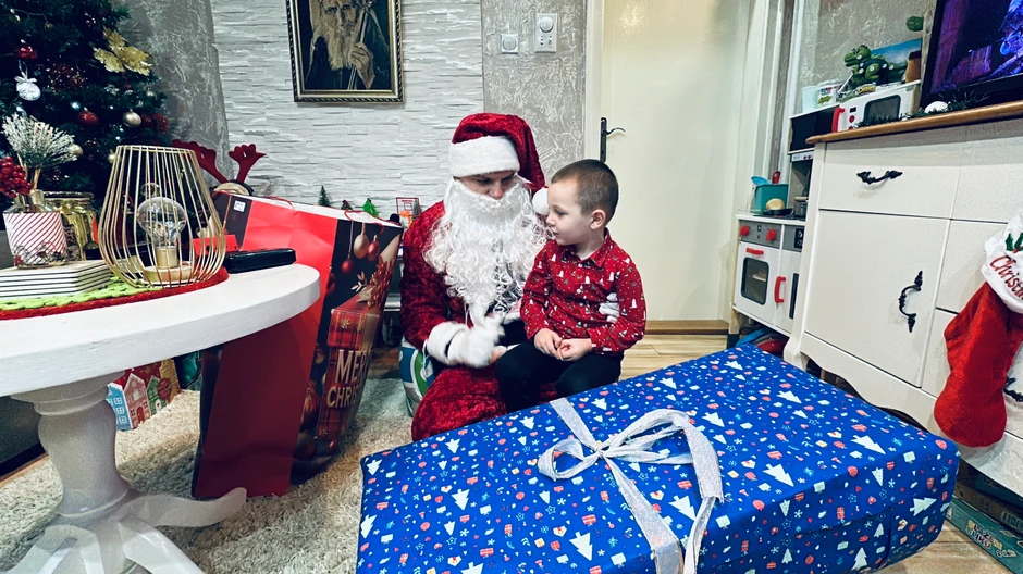 Pirotski vatrogasac Milan Panajotović postao Deda Mraz