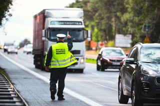 Od 1 grudnia 2025 r. kierowcy zapłacą więcej. Nowe płatne drogi, wyższe stawki i kontrole z automatu