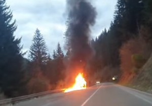 Zapalilo se automobil kod Užica