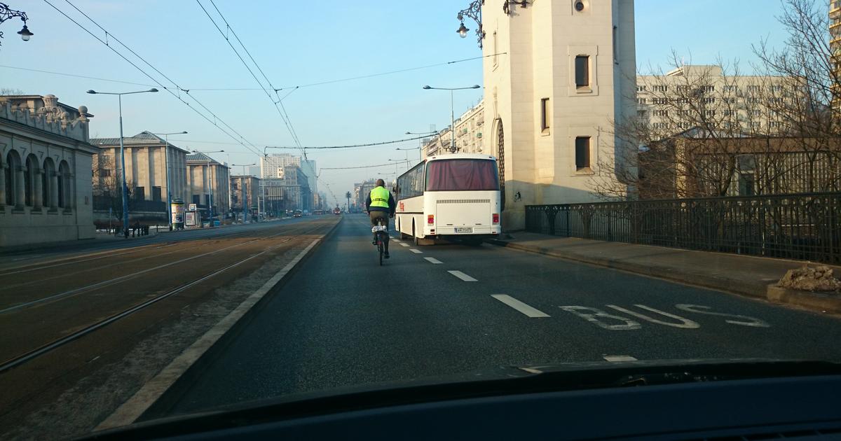 Jezdnia do jeżdżenia, chodnik do chodzenia, droga dla