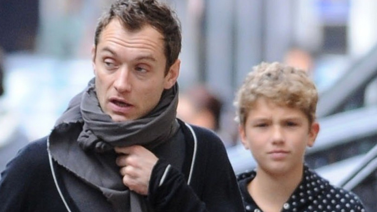 Jude Law z synem w 2009 roku