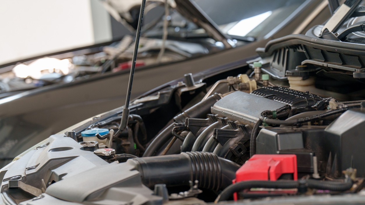 Zmenšené preplňované motory po roku 2010 pracujú s vyšším tepelným aj mechanickým zaťažením než staršie konštrukcie. 
