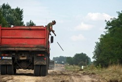 Węgry nie chcą więcej imigrantów. Stawiają mur na granicy z Serbią