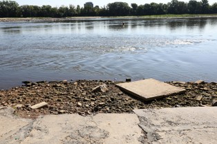 Polskie rzeki wysychają. "Sytuacja będzie się lawinowo pogarszała"