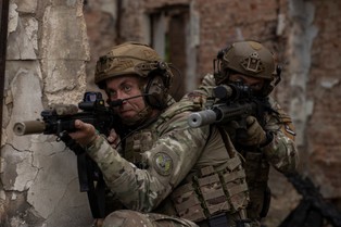 Idą po cichu, zajmują wieś za wsią. Ujawniono efekty ukraińskiego kontrnatarcia