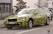 Zdjęcia szpiegowskie: nowe BMW 7 pod psychodelicznym kamuflażem