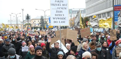 "Marsz solidarności" z migrantami. "Przyjmę uchodźców, oddam rasistów"