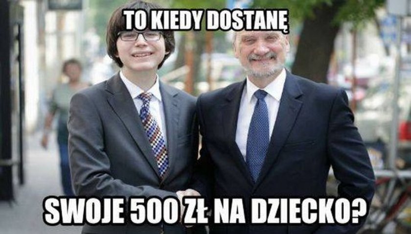 Takiej fali memów dawno nie było. Bohater jest jeden