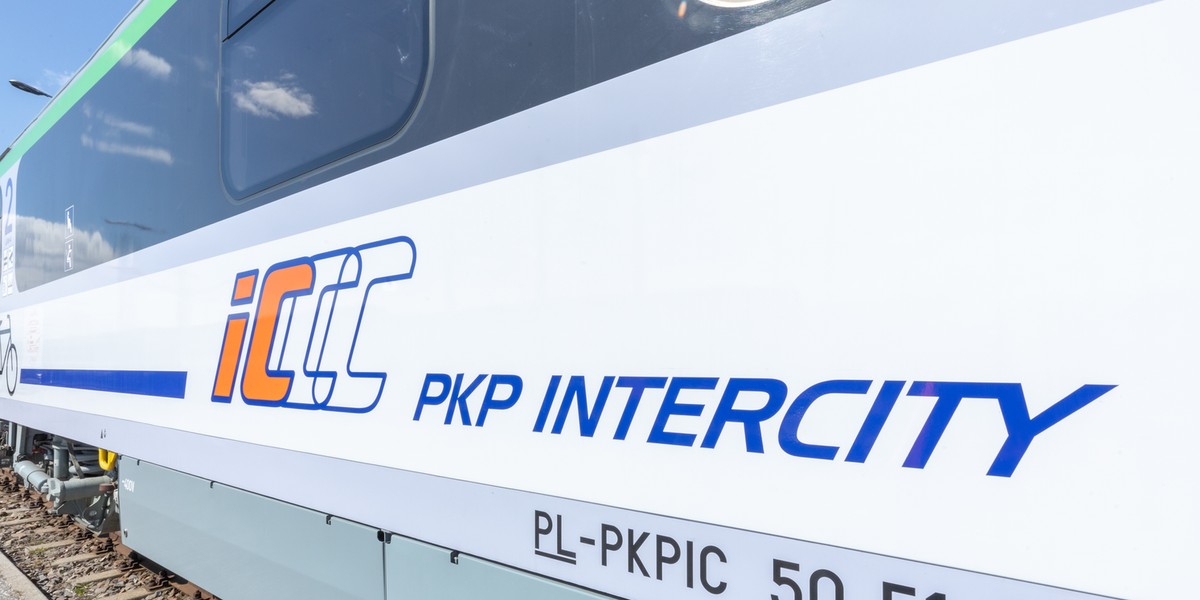 PKP Intercity do końca roku ma odebrać łącznie 60 wagonów typu combo. 