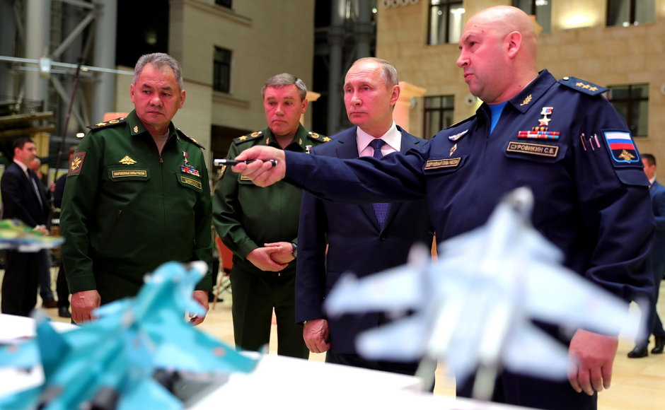 Siergiej Surowikin na konferencji dotyczącej wojny w Syrii (fot. Kremlin. ru; CC BY 4.0)