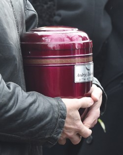 Andrzej Żuławski w swojej ostatniej drodze. Pogrzeb znanego reżysera [ZDJĘCIA]