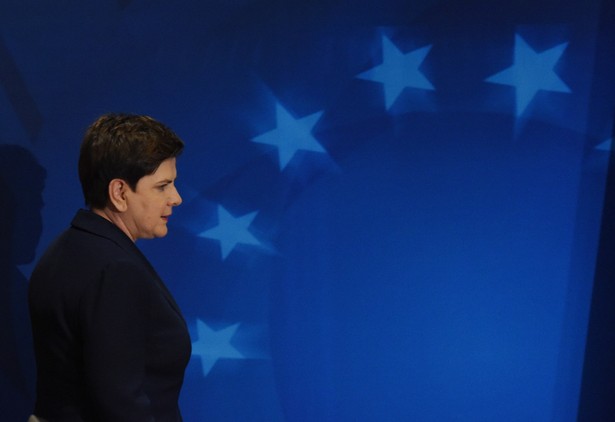 Premier Beata Szydło podczas konferencji prasowej po zakończeniu szczytu Unii Europejskiej