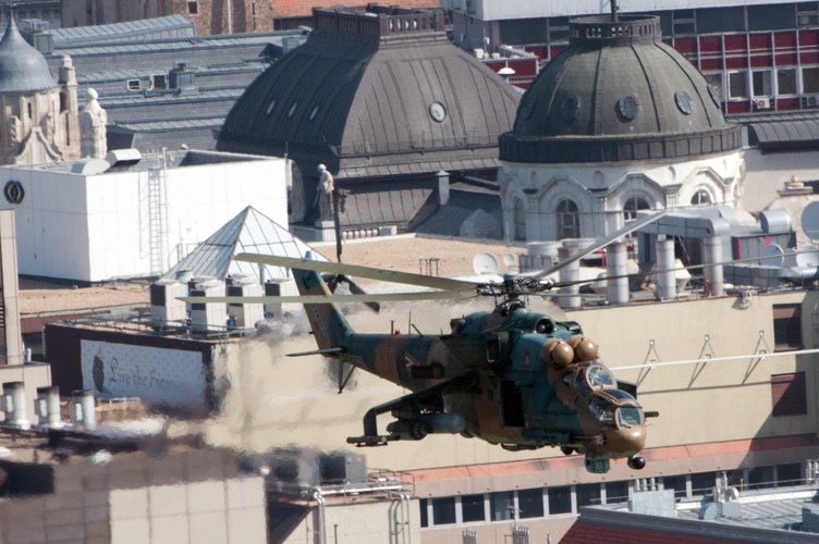 Koncepcja śmigłowca powstała na podstawie założeń sztabowców Układu Warszawskiego w latach 60. Armia ZSRR robiła plany na wypadek konfliktu z wojskami NATO. Lotnictwo miało odgrywać ważną rolę przecierania drogi dla jednostek pancernych oraz piechoty zmechanizowanej. 
<br>
Chrzest bojowy przeszedł w Etiopii, następnie trafił na interwencję wietnamska w Kambodży. W latach 80 trafił po raz pierwszy do Afganistanu, gdzie służył wojskom ZSRR. Śmigłowce trafiły także do Jugosławii, gdzie po jej rozpadzie wykorzystywano je w konflikcie z Serbią, a następnie w Kosowie.