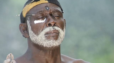 Why native doctors use white chalk on their eyes