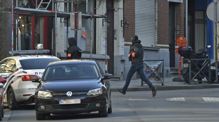 Komoly rendőri jelenlét a helyszínen /Fotó: AFP