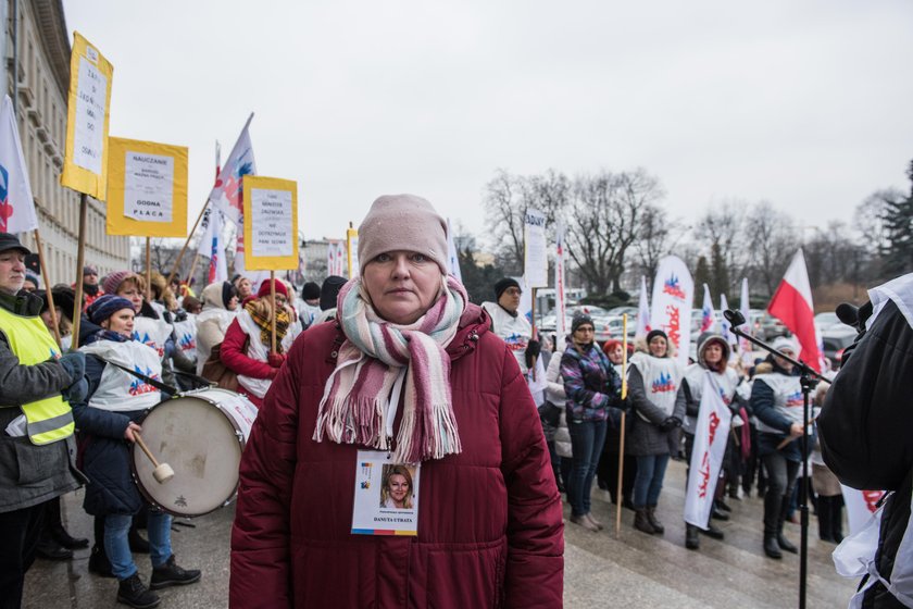 Nauczyciele protestowali pod Urzędem Wojewódzkim we Wrocławiu 