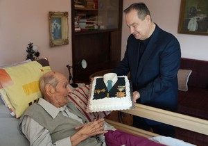 Ivica Dačić posetio nekadašnjeg ministra unutrašnjih poslova i veterana Drugog svetskog rata Milisava Misu Lukića