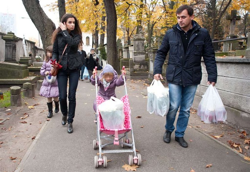 Kaczyńska z Dubienieckim na cmentarzu