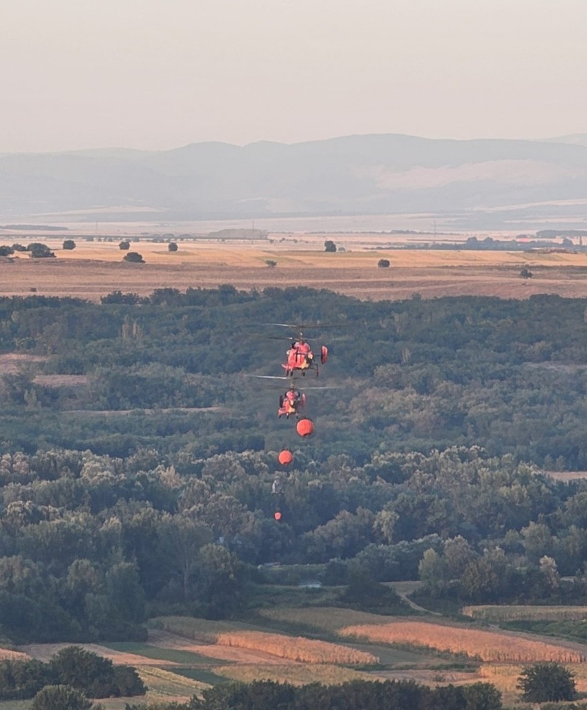 Deliblatska peščara gašenje požara iz helikoptera