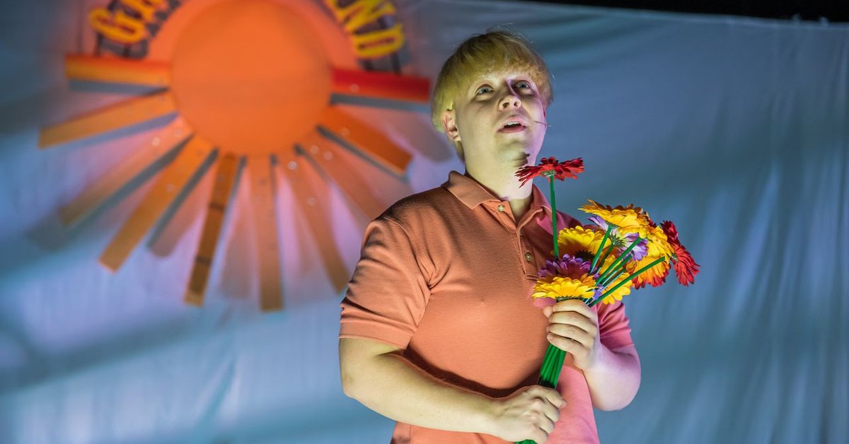 Pan Gracjan Jest Producentem Pieczarek W Poniedziałek Zebrał 84 Kg "Gracjan Pan" w Teatrze Muzycznym Capitol we Wrocławiu. Recenzja