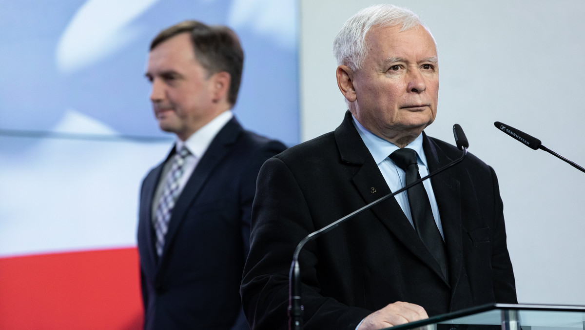 Kaczyński traci 40 posłów. Ziobro nie traci żadnego i może budować klub