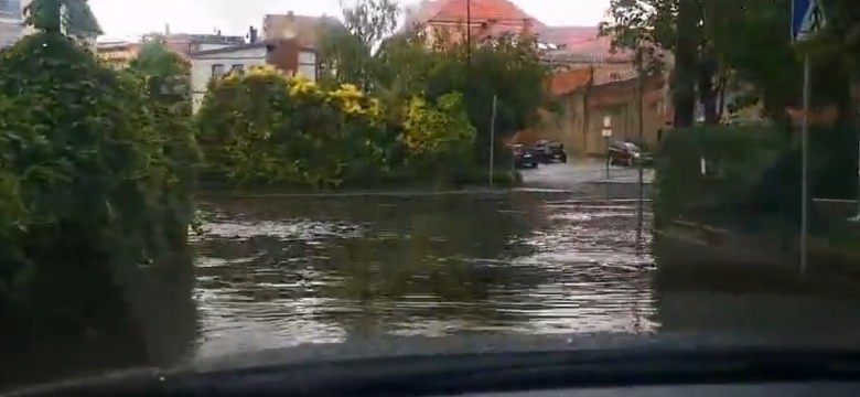 Gwałtowna ulewa w Kędzierzynie-Koźlu. Zalany oddział ratunkowy szpitala