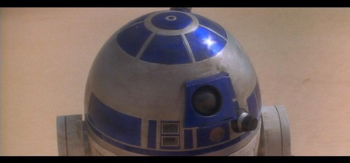 Robot R2D2 z "Gwiezdnych Wojen" (kadr z filmu)