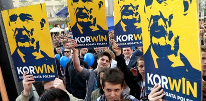 Korwin-Mikke na wiecu w Krakowie: Chcą nas wycyckać z pieniędzy