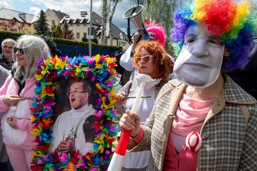 TORUŃ MANIFESTACJA CHRYJA POD RADIEM MARYJA