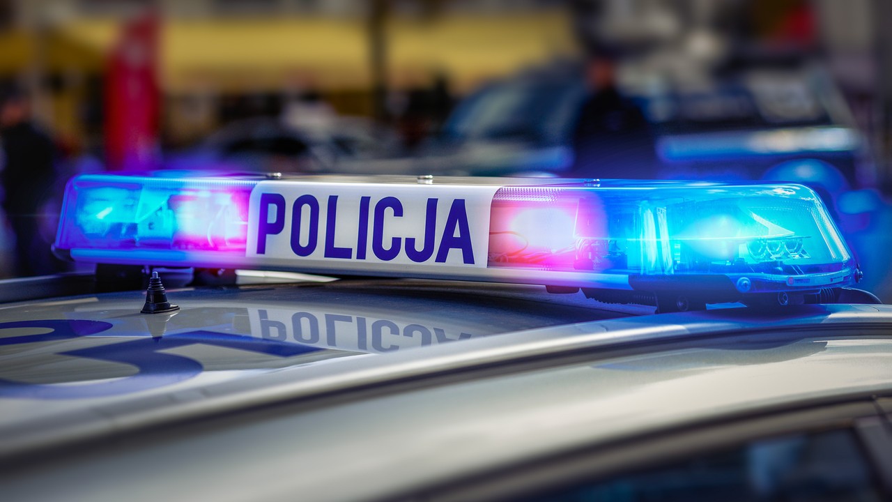 Nastolatki zaatakowały rówieśniczkę. Nagranie trafiło do sieci. "Fajnie bije się ludzi"