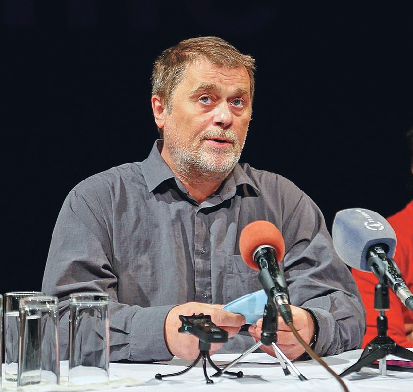 Predstavu radimo u vrlo malom krugu ljudi, bolje rečeno, porodičnom krugu, kaže reditelj Andraš Urban