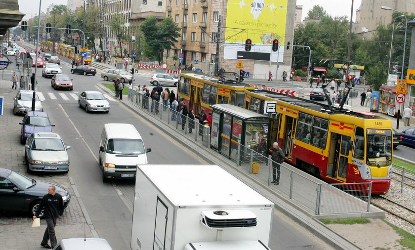 Kościuszki w Łodzi zamknięta dla tramwajów. Objazdy dla kierowców. Przedłużają przystanki MPK