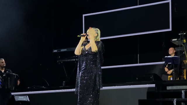 Suzana Jovanović plače na nastupu