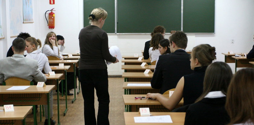 Pogłoski o unieważnieniu matury. Panika wśród licealistów...