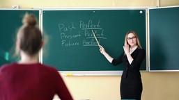 kryzys dopiero uderzy w nauczycieli. "ratunku nie będzie"