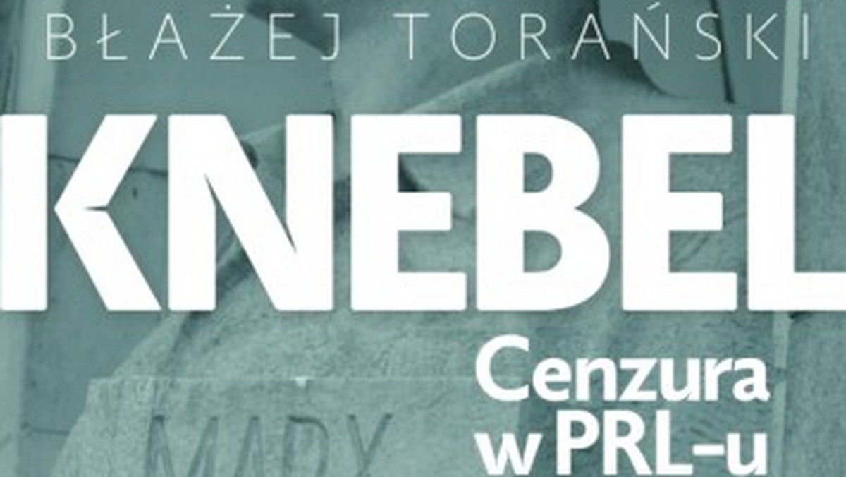 W Polsce Ludowej jednym z najgorszych przejawów systemu cenzury była autocenzura - mówili w poniedziałek uczestnicy dyskusji o cenzurze w latach PRL, którzy wzięli udział w promocji zbioru wywiadów pt. "Knebel. Cenzura w PRL-u" Błażeja Torańskiego.