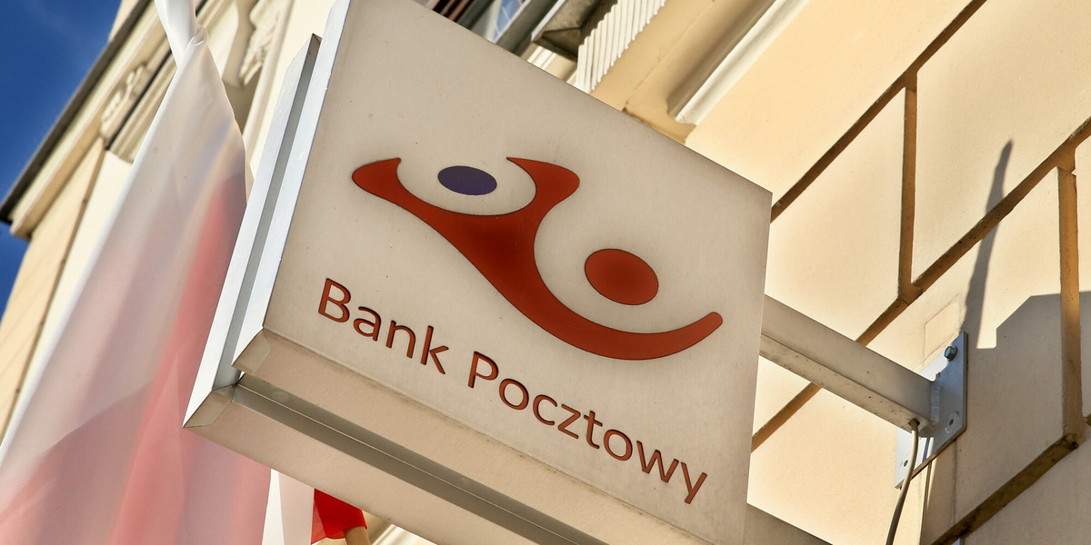 PKO rozważa kupienie od Poczty Polskiej akcji Banku Pocztowego.