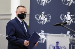 Banaś, raport NIK i wybory kopertowe: Zawiadamiamy prokuraturę