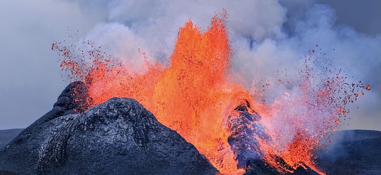 Erupcja wulkanu w Indonezji. Ewakuacja tysięcy ludzi