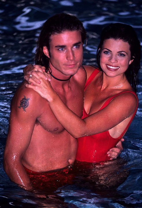 Jason Simmons i Yasmine Bleeth w serialu "Słoneczny patrol"