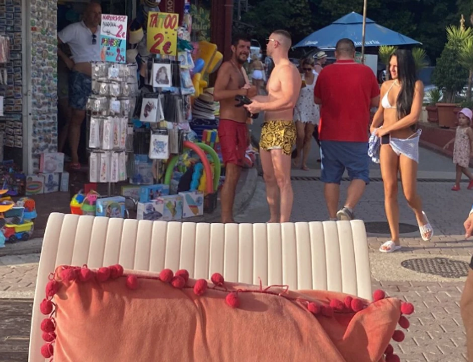 Nina Đogani uhvaćena sa novim dečkom