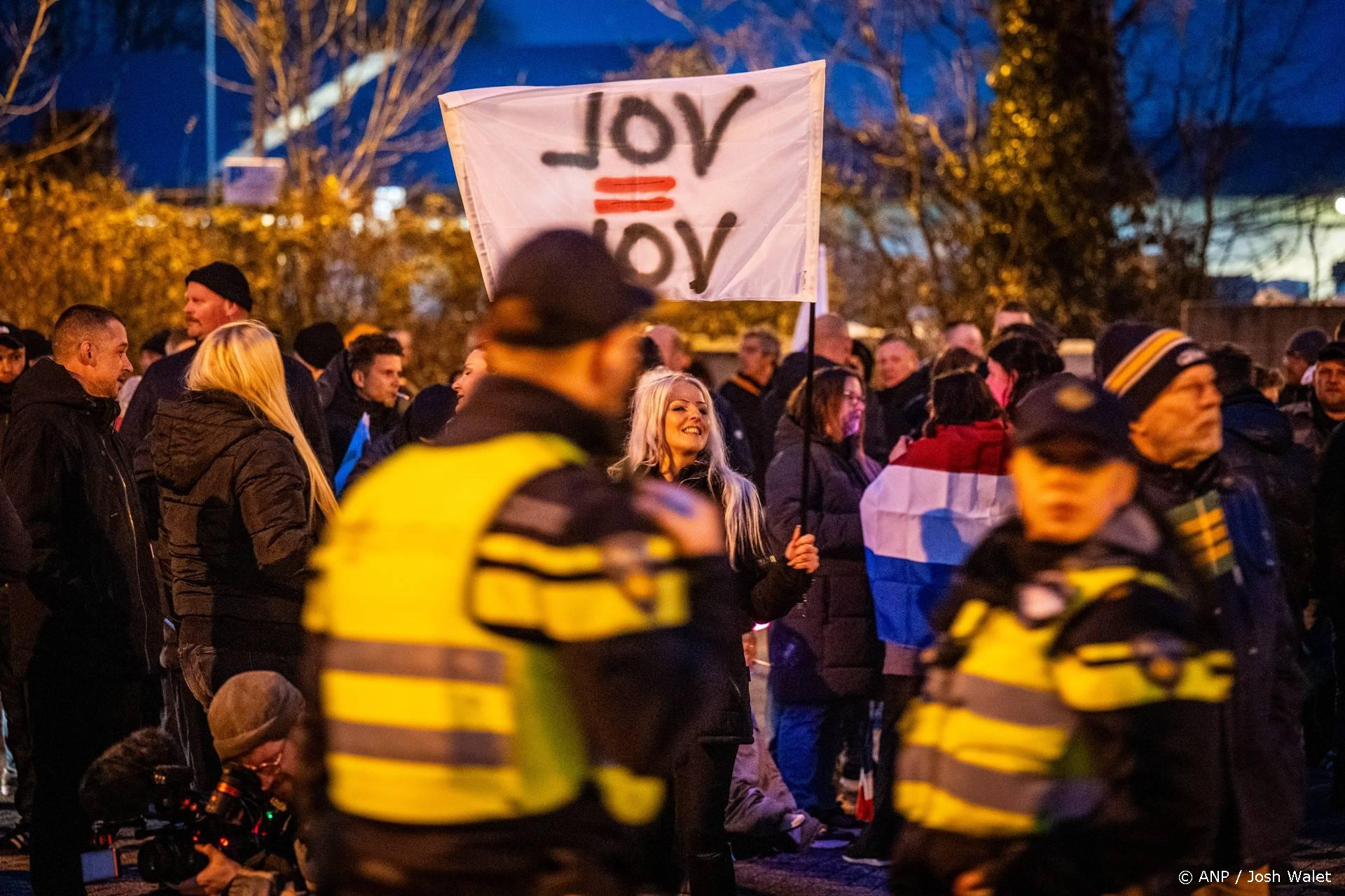 Van 'Liefde boven Haat' tot een massaprotest: Nieuw-Lekkerland keert zich tegen een azc