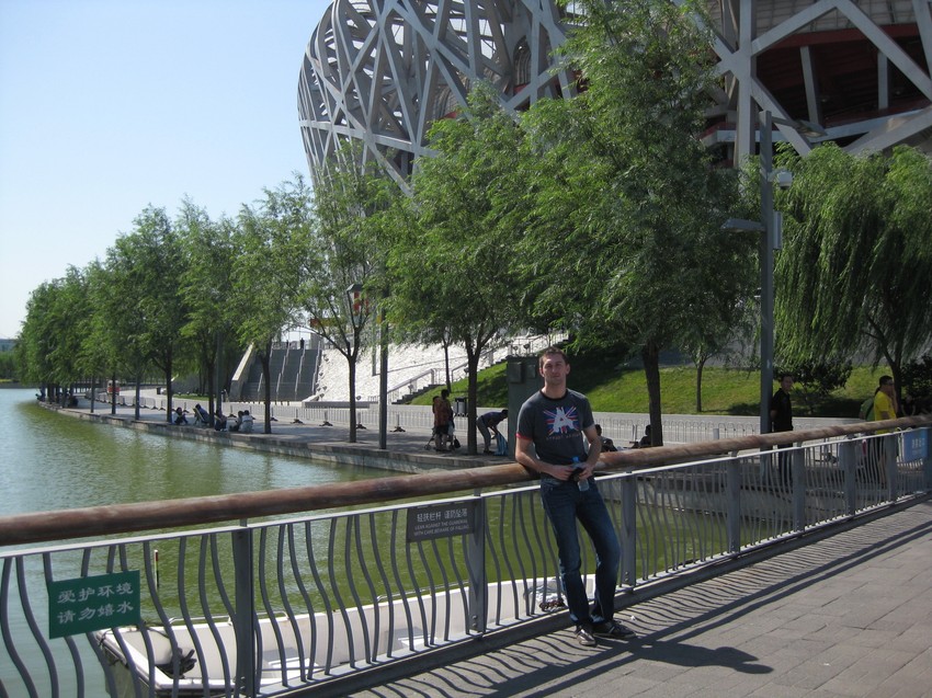 Nikola u Kini, na jednom od putovanja