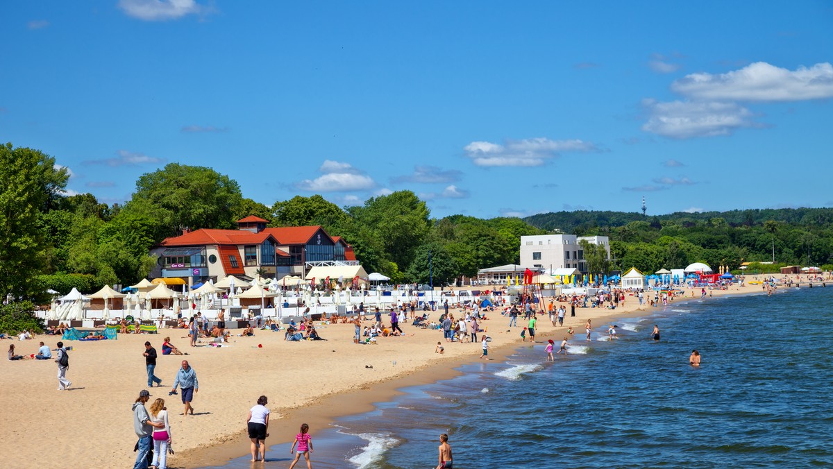 Setki plażowiczów szukały niemieckiego turysty.