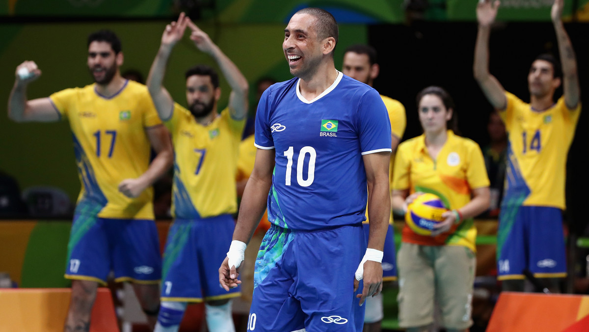 Sergio Dutra Santos, czyli popularny Serginho, 40-letni libero reprezentacji Brazylii, został wybrany najlepszym zawodnikiem zakończonego w niedzielę turnieju olimpijskiego siatkarzy. W finale jego Canarinhos ograli 3:0 (25:22, 28:26, 26:24) Włochów.