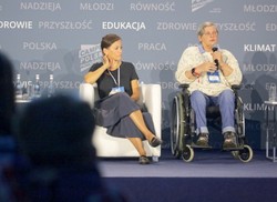 Ochojska: Nie mówmy o uchodźcach "obcy", mówmy "inny"