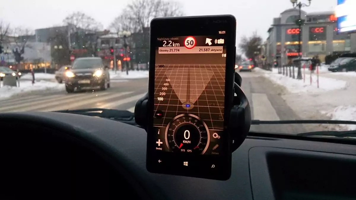 Od początku bardziej przypadł nam do gustu AutoRadar w wersji WindowsPhone. Działał stabilnie i bez zarzutu na Nokii Lumia 820.